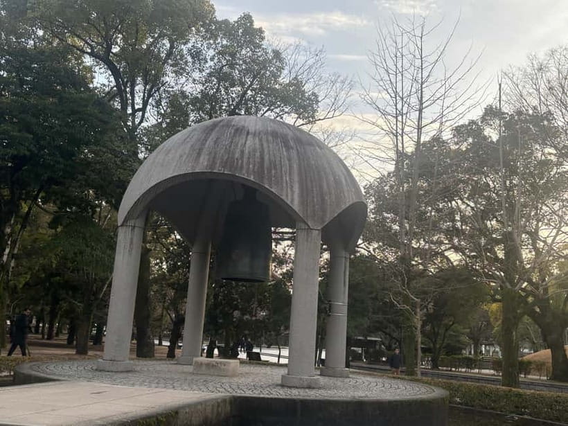 Hiroshima: Peace Memorial Park and Atomic Bomb Dome Tour - Why a guide helps in Hiroshima Peace Memorial Park