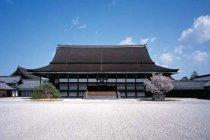 Historical Kyoto E-Bike Tour - Lunch, cash, and a useful pause