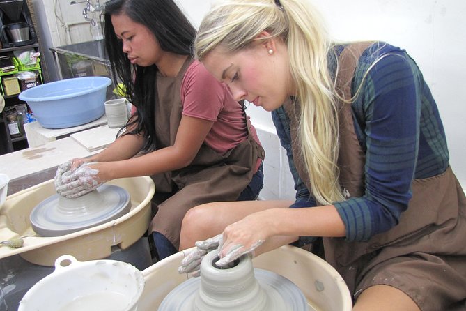 Japanese Pottery Class in Tokyo - A quiet hour with clay in central Tokyo