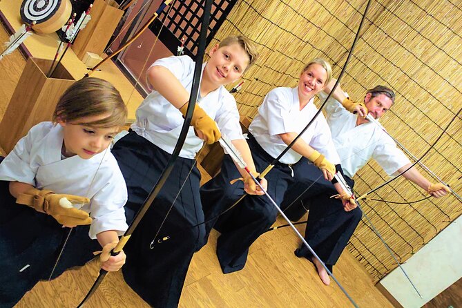 Japanesel Archery Experience HIROSHIMA CASTLE SHARAKU - The friendly contest and the high-score card