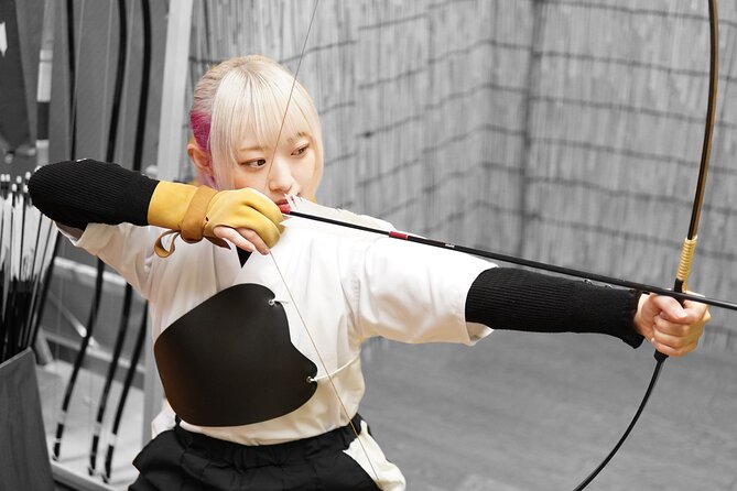 Japanesel Archery Experience HIROSHIMA CASTLE SHARAKU - The first lesson: formal steps before the first arrow