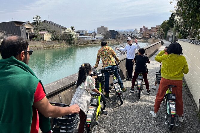 Kanazawa Half Day E-bike Tour - Gyokusen’inmaru Garden for a quieter pause