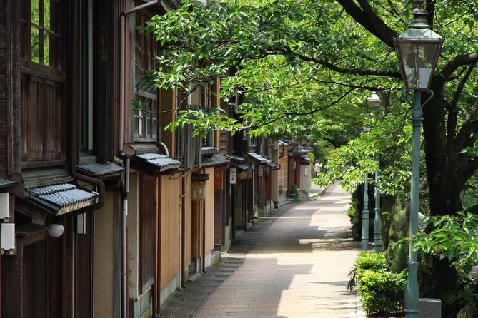 Kanazawa Half Day Tour (Private Guide) - Nagamachi, where samurai streets feel human