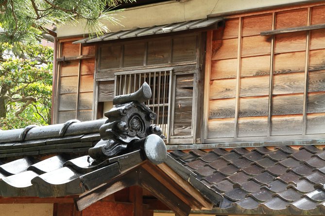 Kanazawa Half Day Tour (Private Guide) - Walking, buses, taxis, and the real timing