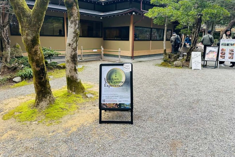 Kanazawa: Kenrokuen Tea Ceremony Experience - Watching the master prepare matcha