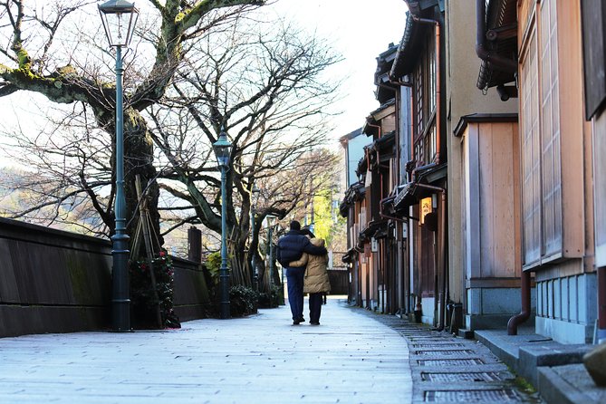 Kanazawa private half day/Photoshoot by professional photographer - Why the private vehicle changes the value