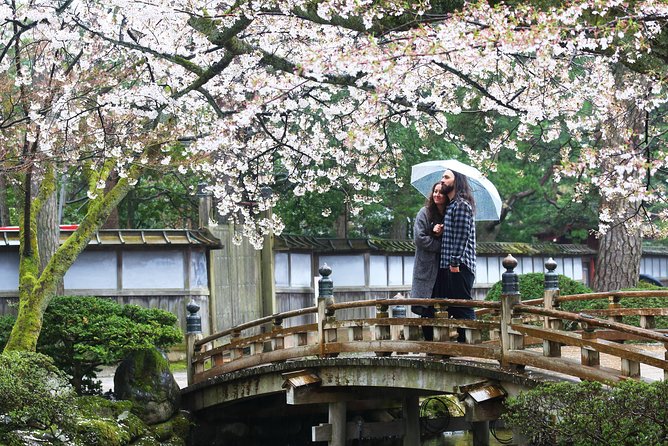 Kanazawa private half day/Photoshoot by professional photographer - Is $128.14 per person a fair price?