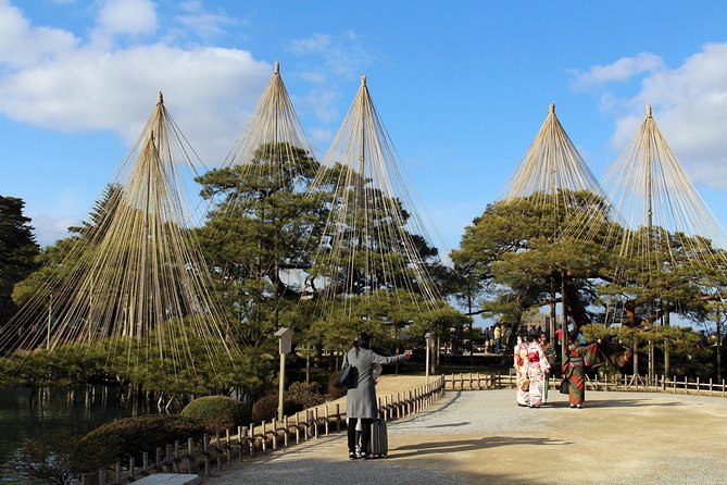 Kanazawa Private Tour with a Local – Highlights & Hidden Gems - Omicho Market, Kanazawa’s food stop