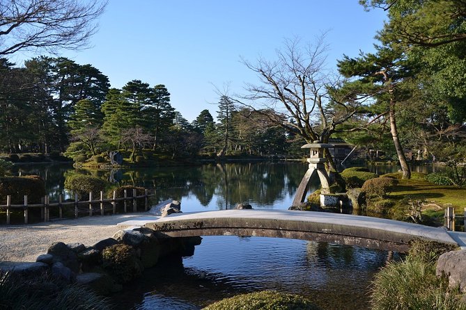 Kanazawa Private Tour with a Local – Highlights & Hidden Gems - Hidden corners and short-time strategy