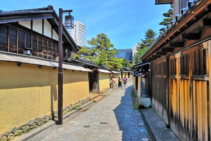 Kanazawa: Private Tour with Local Guide - Kanazawa Castle Park and reconstructed buildings