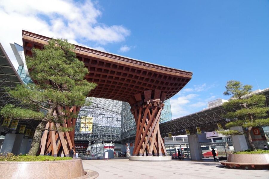 Kanazawa: Private Tour with Local Guide - Kenroku-en: Kanazawa’s great garden opening
