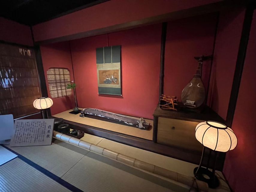 Kanazawa: Samurai, Matcha, Gardens and Geisha Full-Day Tour - Shima lets you step inside a preserved geisha house