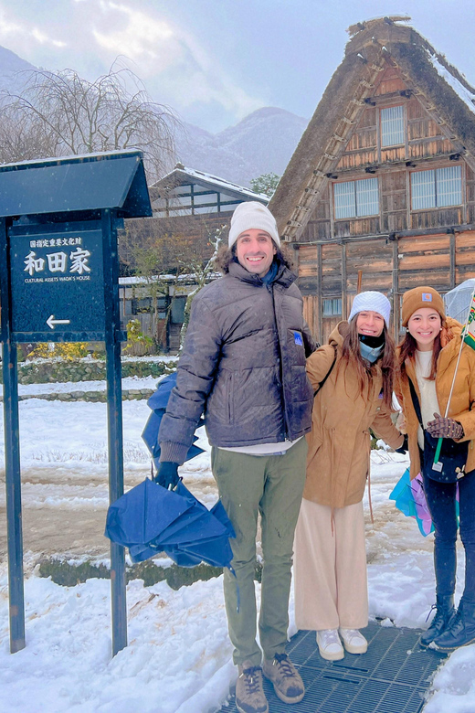 Kanazawa: World Heritage Shirakawa-go & Two Local Experience - The early ride from Kanazawa Station