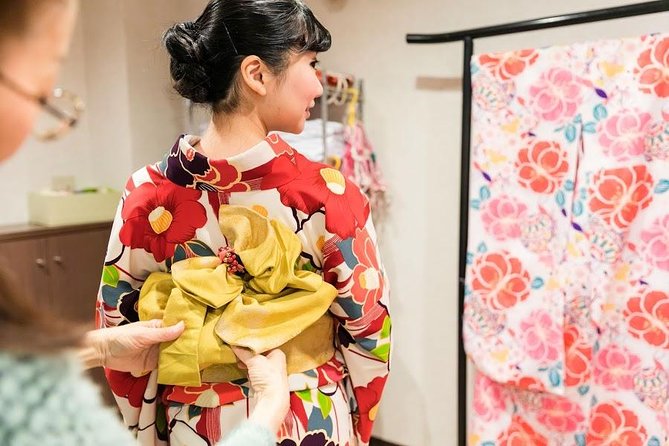 Kimono and Yukata Experience in Kyoto - Walking through Gion in traditional clothing
