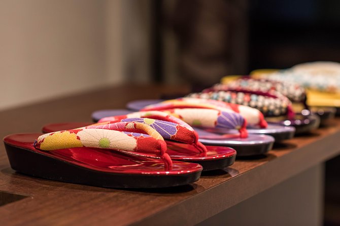 Kimono and Yukata Experience in Kyoto - Choosing a kimono or yukata