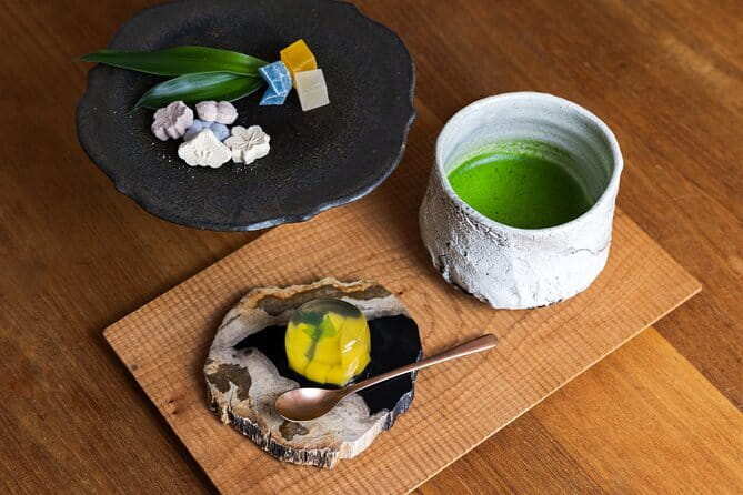 Kintsugi Workshop Class in Shibuya, Tokyo with mon cadeau - Choosing Crockery from Mon Cadeau’s Collection