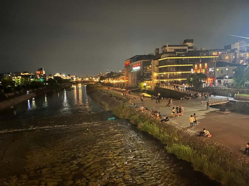 Kioto: Gion Tour, recorrido a pie (Español/Castellano) - Night walks, blossoms, and timing choices