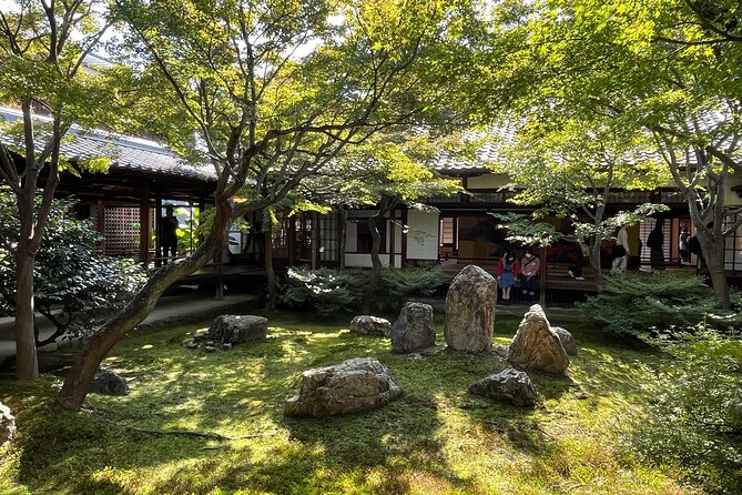 Kiyomizu Temple and Backstreets of Gion, Half Day Group Tour - Garden calm and the Yasaka Pagoda view