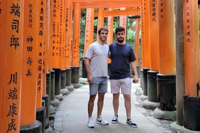 KIYOTO’s Kyoto Private E-Cycling Tour: Highlights & Hidden Gems - Yasaka Pagoda and the Gion streets