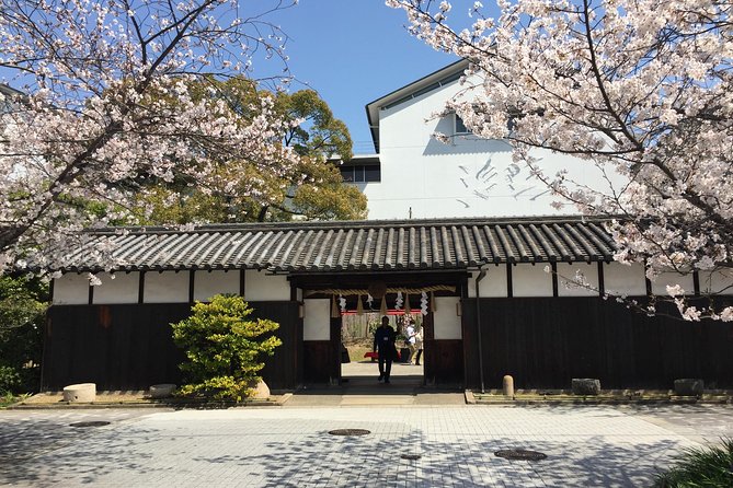 KOBE Sake Tasting Tour at Breweries (tasting fee included) - Kiku-Masamune: Traditional kimoto brewing and wooden tools