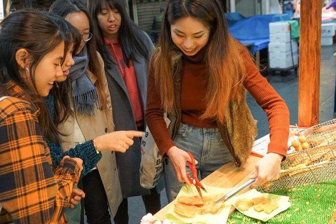Kuromon Market Food Walking Tour in Osaka (6 stops, 6 tastes) - Doguyasuji explains the tools behind Osaka’s food scene