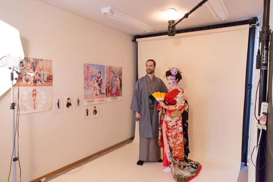 Kyoto: 2-Hour Maiko Makeover and Photo Studio Shoot - Learning maiko posture, walking, and poses