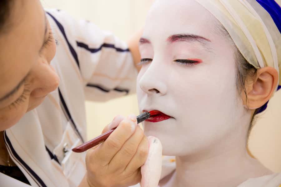 Kyoto: 2-Hour Maiko Makeover and Photo Studio Shoot - How comfortable is the experience?