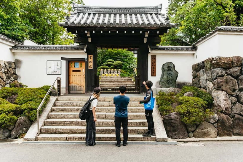Kyoto: 3-Hour Fushimi Inari Shrine Hidden Hiking Tour - Arriving at Fushimi Inari’s famous lower shrine