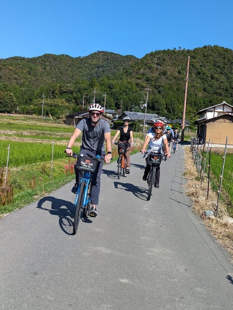 Kyoto: Arashiyama Bamboo Forest Morning Tour by Bike - Riding through the bamboo forest