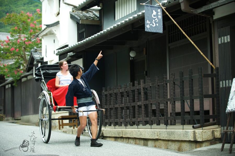 Kyoto: Arashiyama Customized Rickshaw Tour & Bamboo Forest - Entering the bamboo forest on a private path