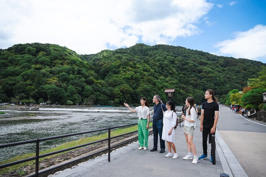 Kyoto: Arashiyama Walking Tour with Local Guide - What the $34 price really includes