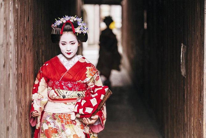 Kyoto Evening Gion Food Tour Including Kaiseki Dinner - Gion explains Kyoto’s geisha districts