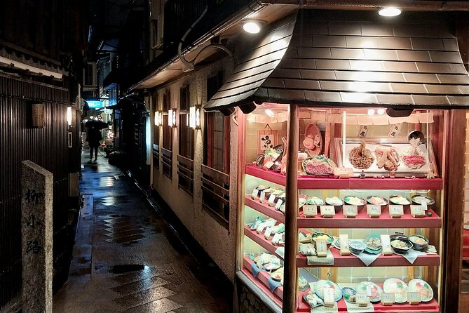 Kyoto Food Tour of 10 Tastings with Wagyu, Mochi & More Surprises - A Matcha Stop Before Gion