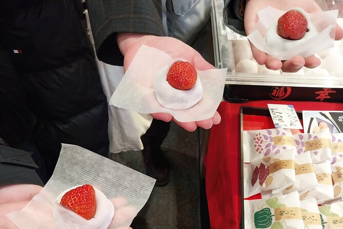 Kyoto Food Tour of 10 Tastings with Wagyu, Mochi & More Surprises - Nishiki Market Takes Up the Middle Hour