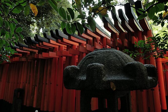 Kyoto Fushimi-Inari Night Walking Tour - Understanding Inari, foxes, and Shinto practice