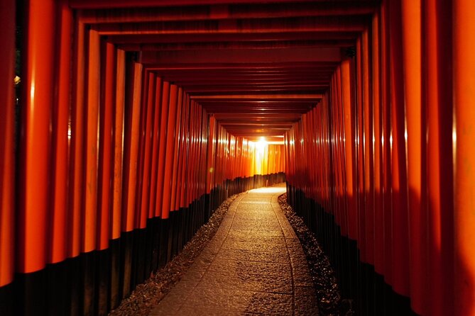 Kyoto Fushimi-Inari Night Walking Tour - The small-group advantage