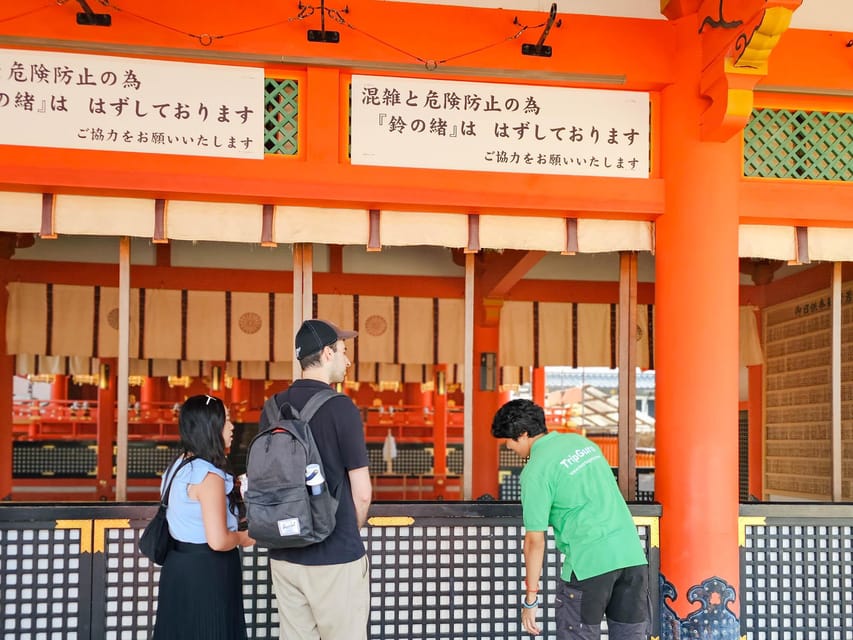Kyoto: Fushimi Inari Taisha Guided Walking Tour - Guide quality and the small-group advantage