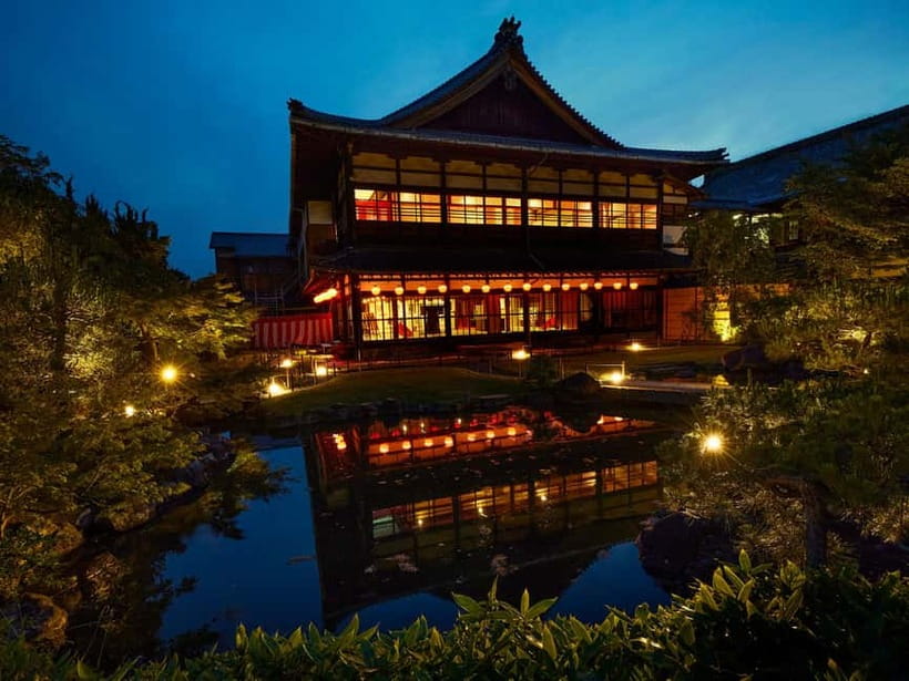 Kyoto : Geiko Maiko Dance of Kyoto & Visits of Gion Museum - A garden, cafe, and shop without extra rushing