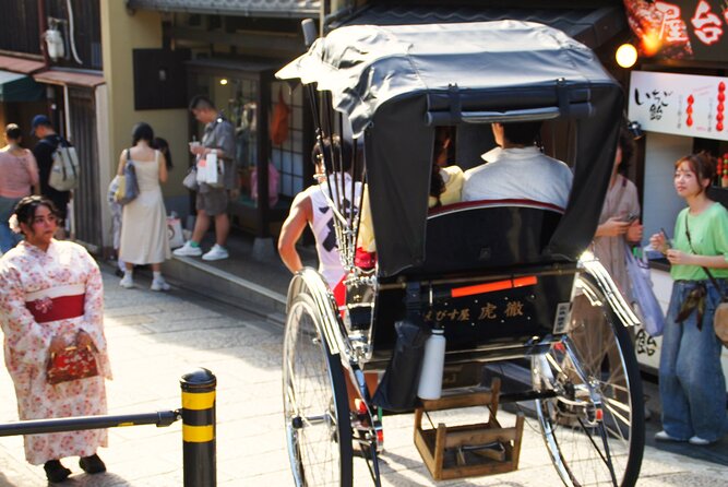Kyoto: Gion and Geisha District Walking Tour - Walking down Ninenzaka and Sannenzaka