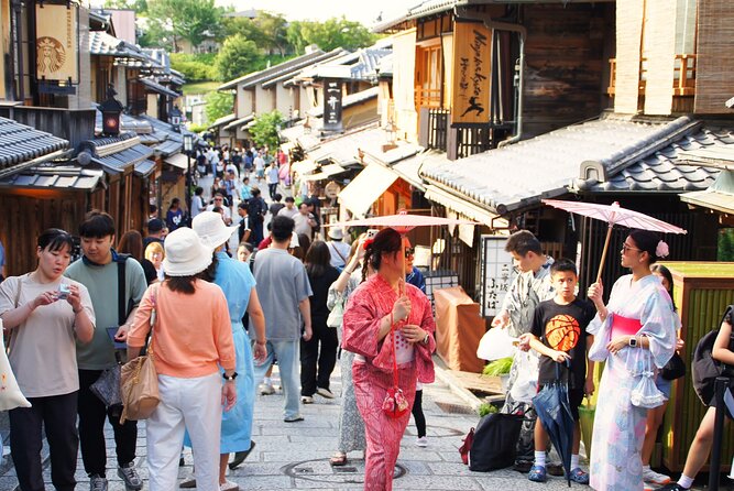 Kyoto: Gion and Geisha District Walking Tour - What the storytelling adds