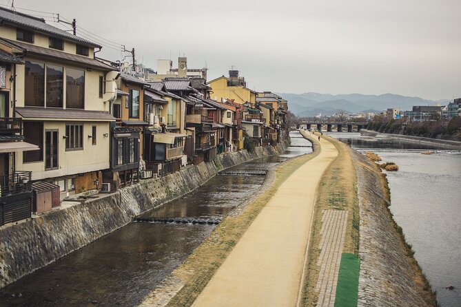Kyoto Gion Cultural Walk & Geisha Show with Dining Options - Zenkyoan and its unusual boar guardians