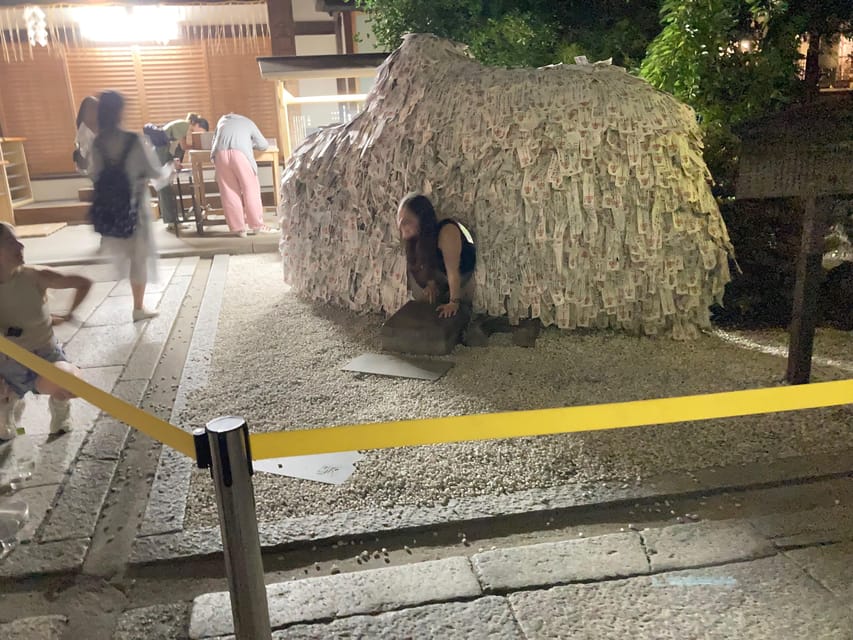 Kyoto: Gion Evening Walk with Hidden Gems, Geisha & Sake - The sake stop and the value of the price