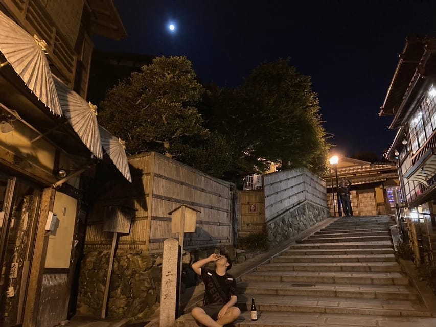 Kyoto: Gion Evening Walk with Hidden Gems, Geisha & Sake - Hanamikoji Street: Gion’s best-known traditional lane