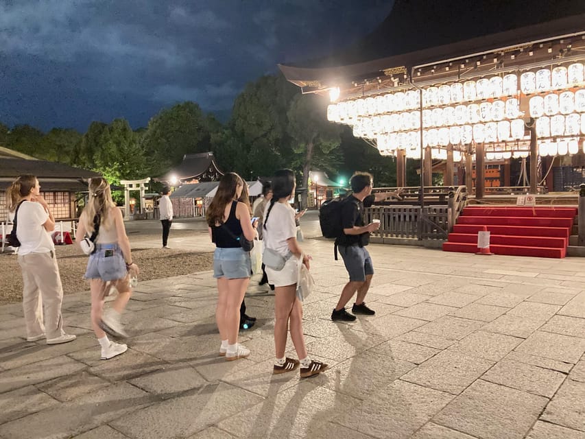 Kyoto: Gion Evening Walk with Hidden Gems, Geisha & Sake - Yasaka Pagoda at Hōkan-ji Temple