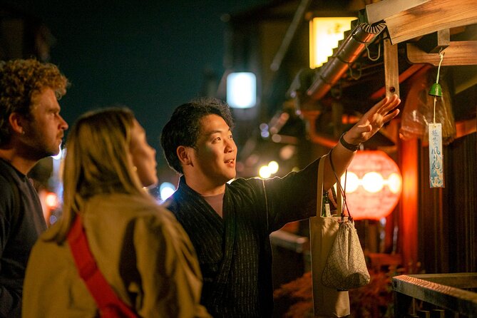 Kyoto: Gion Geisha District & Sake-in-Hand Walking Tour - Ninenzaka and Sannenzaka on stone-paved streets