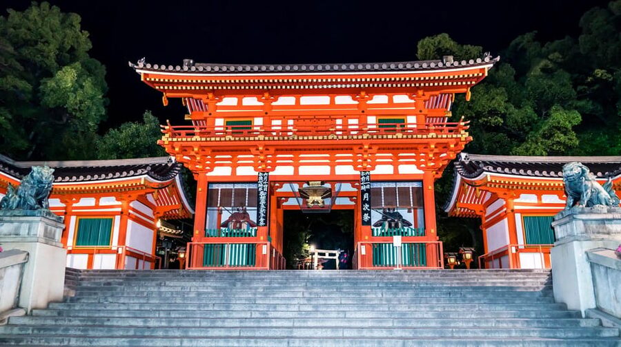 Kyoto: Gion Geisha District Walking Tour - Stories of Geisha - Pontocho Alley and the traditional evening scene