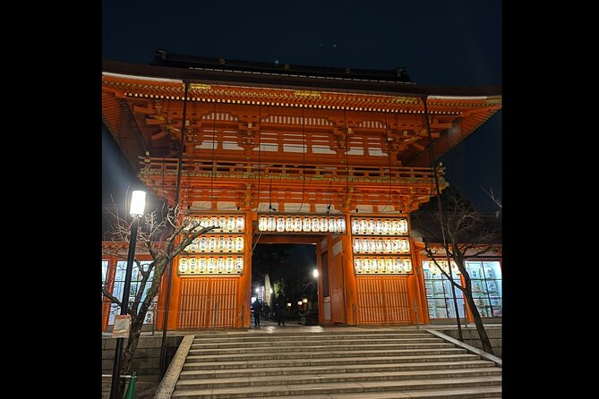 Kyoto: Gion Magical Night Walking Tour - What the guides add to the experience