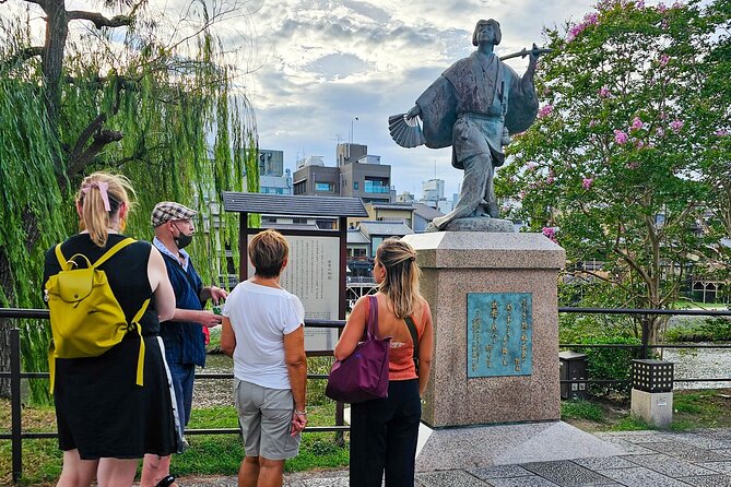 Kyoto Gion Night Walk & Geisha District Guided Tour - Hanamikoji Street after dark