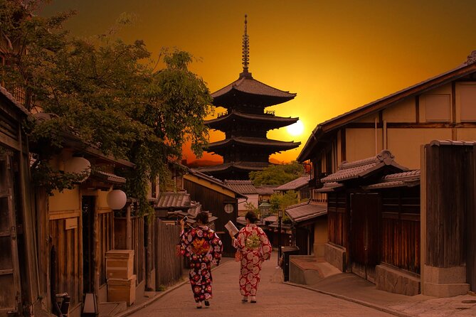 Kyoto: Gion Night Walking Tour with Geisha Insight - Key points at a glance