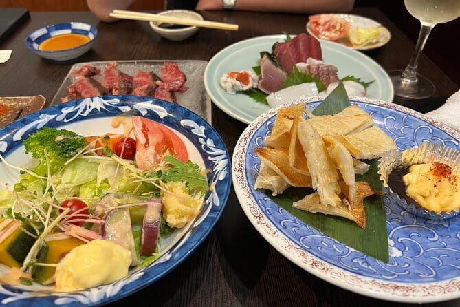 Kyoto: Gion & Pontocho Food Tour with 13 Dishes - Walking Shirakawa Lane and Gion’s Quiet Corners